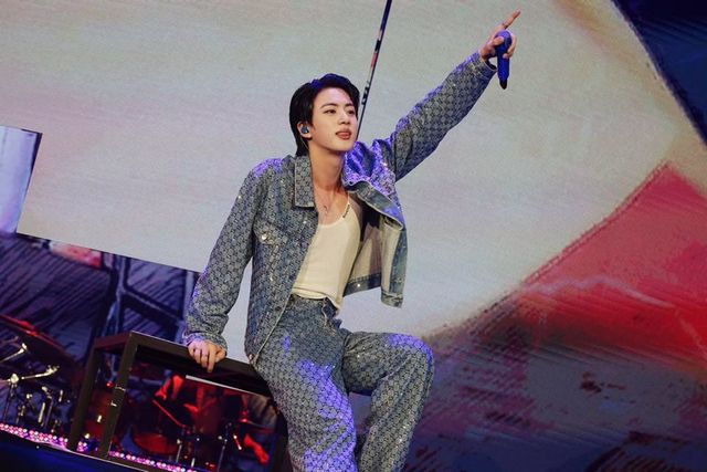 /사진=진(BTS) 인스타그램