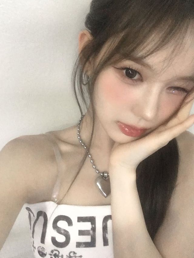 /사진=이즈나 인스타그램