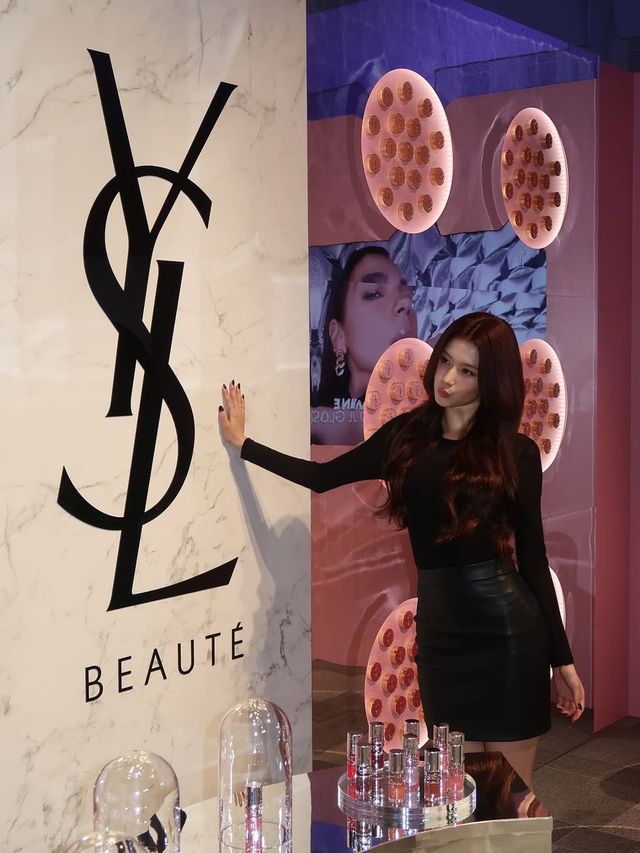 /사진=트와이스 사나 인스타그램