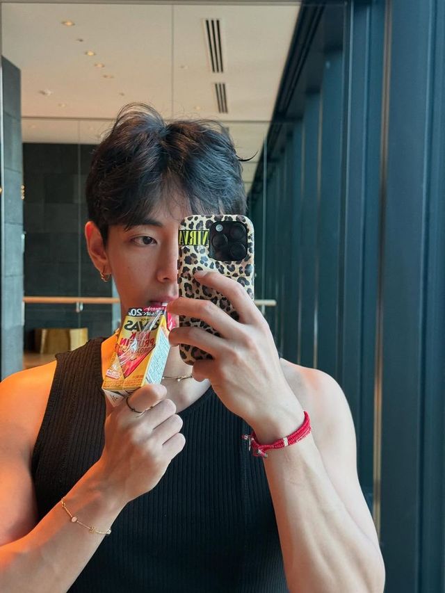 /사진=v 방탄소년단 인스타그램