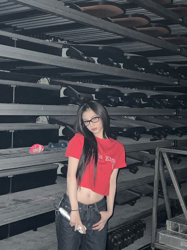 베이비몬스터 루카, 아디다스 재킷으로 완성한 클래식+스트리트 무드