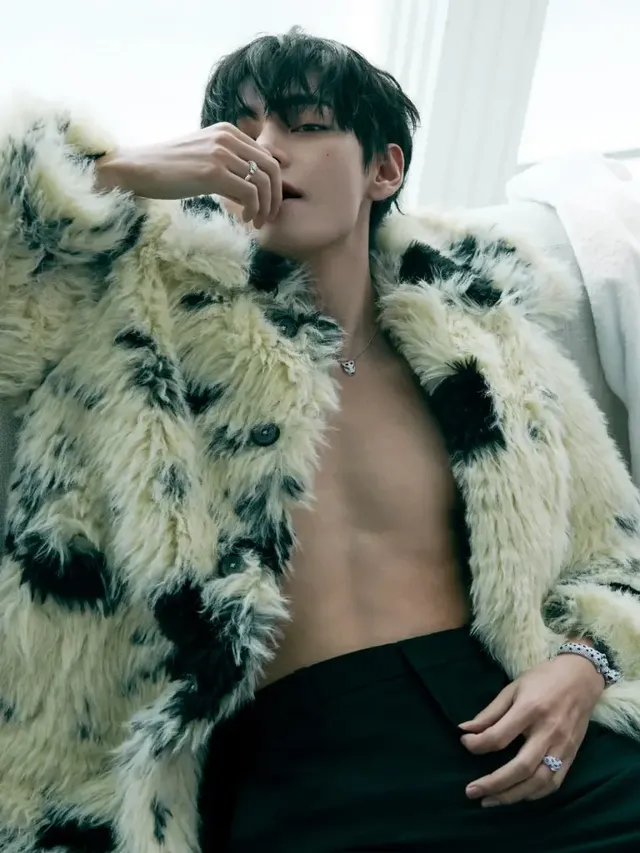 야성적 퍼 스타일 | 퍼 코트 하나로 완성한 나른하고도 치명적인 관능미 /사진=뷔 인스타그램