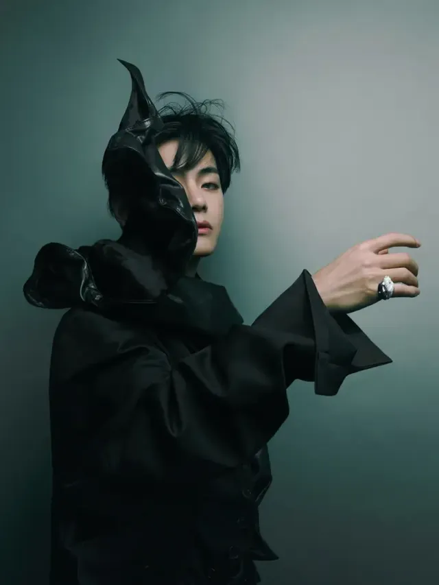 미스테리 블랙 | 얼굴을 가려도 뿜어져 나오는 