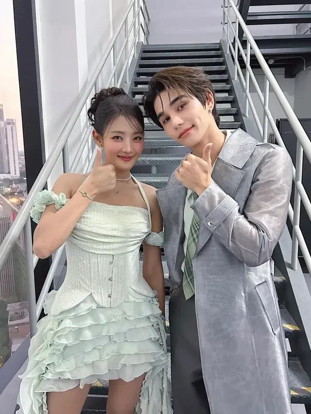 민트 티어드 드레스 | 겹겹이 쌓인 프릴로 ‘인간 셔벗’에 등극한 민니의 자태 /사진=민니 인스타그램