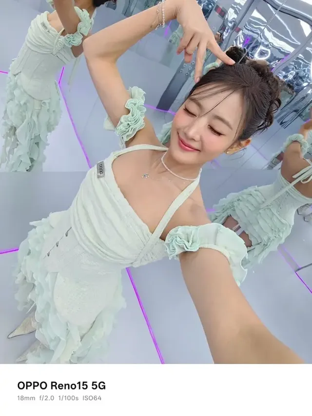 윙크 한 방의 위력 | 화려한 드레스보다 더 눈부신 민니의 ‘과즙 미소’ /사진=민니 인스타그램