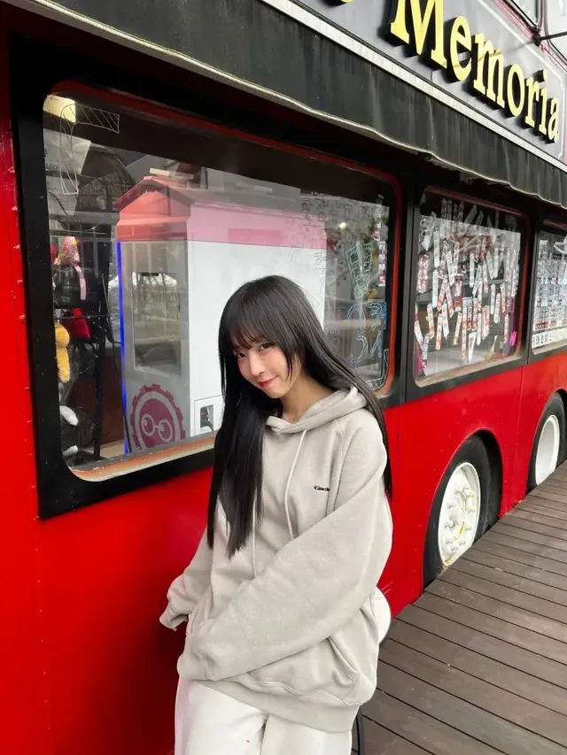 쯔양 낙지 먹방 | 거대한 낙지 앞에서도 굴욕 없는 무결점 먹방 비주얼 /사진=쯔양 SNS