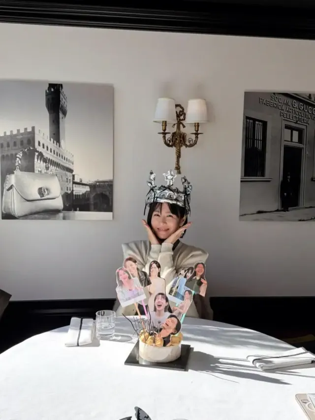 왕관 쓴 손예진의 꽃받침 | 왕관의 무게보다 빛나는 여신급 미모 /사진=손예진 인스타그램