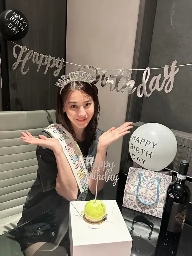 생일 축하에 화답하는 유인영 | 왕관이 주인 제대로 만난 