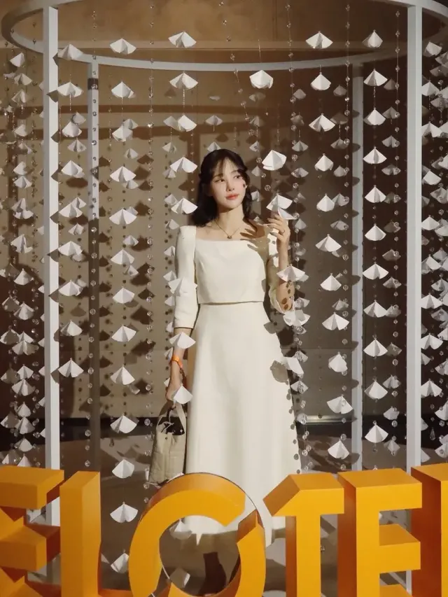 이나연 옆태 | 필러가 필요 없는 완성형 콧대, 본인 자체가 벨로테로 그 자체 /사진=이나연 인스타그램