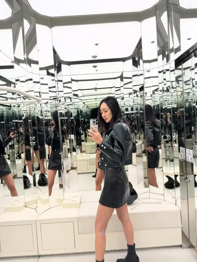 #광택레더 #로고포인트 | 거울 미로 속에서도 숨겨지지 않는 서효림의 독보적인 아우라 /사진=서효림 인스타그램