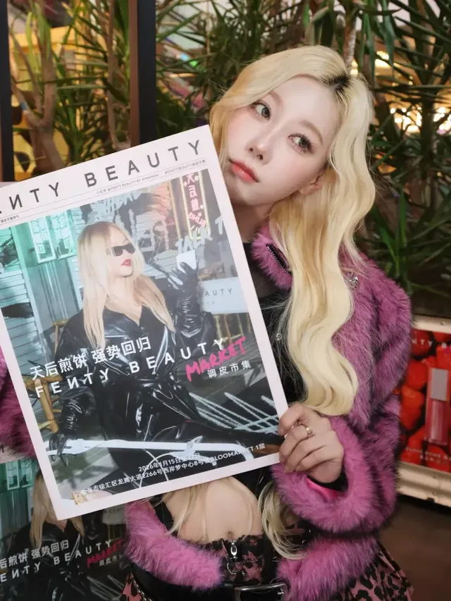 마젠타 핑크 퍼 | "내가 바로 이 구역의 펜티 모델" 화보를 뚫고 나온 한동의 포스 /사진=한동 인스타그램