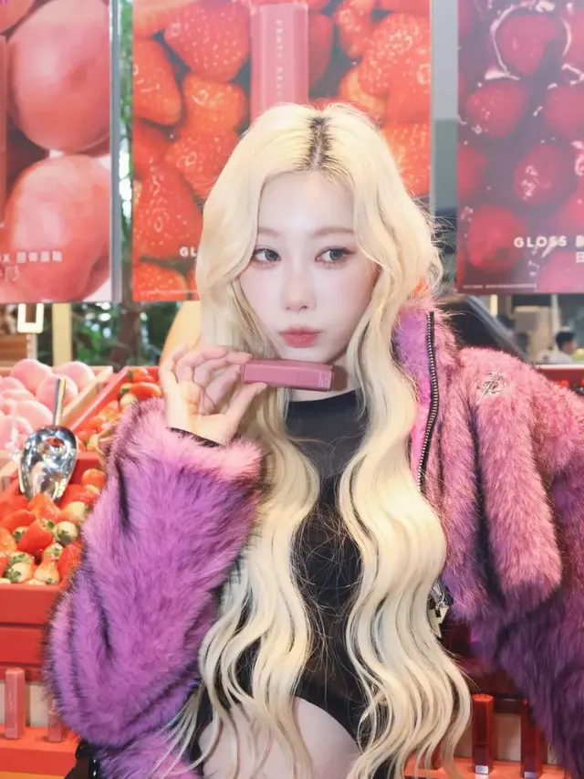 플래티넘 블론드 | 백금발과 핑크의 완벽한 보색 대비, 줌인(Zoom-in)을 부르는 비주얼 /사진=한동 인스타그램