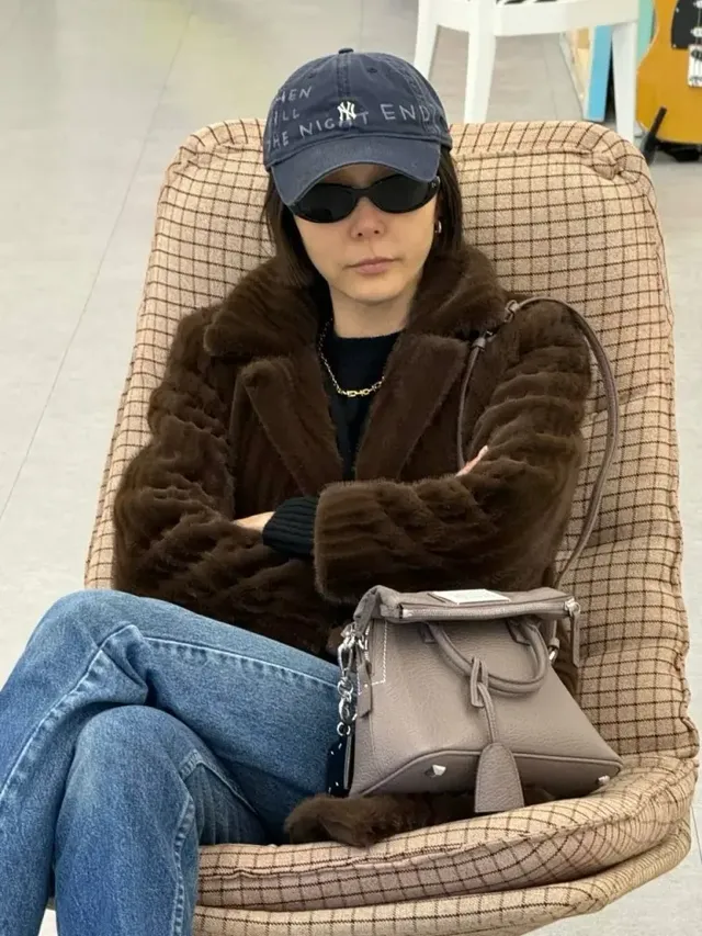 바라클라바 스타일링 | 머플러 하나로 완성한 철벽 보온과 시크한 비주얼 /사진=김나영 인스타그램