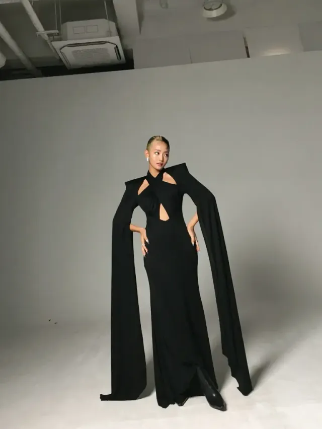 반반 헤어스타일 | 금발과 흑발의 치명적인 만남, 민니니까 가능한 소화력 /사진=민니 인스타그램