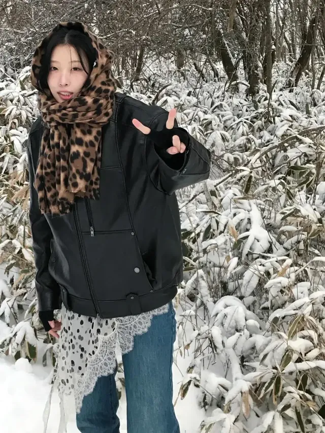 윈터 믹스매치 | 도트 패턴과 레이스 디테일로 포인트를 준 감각적인 스타일링 /사진=류다인 인스타그램