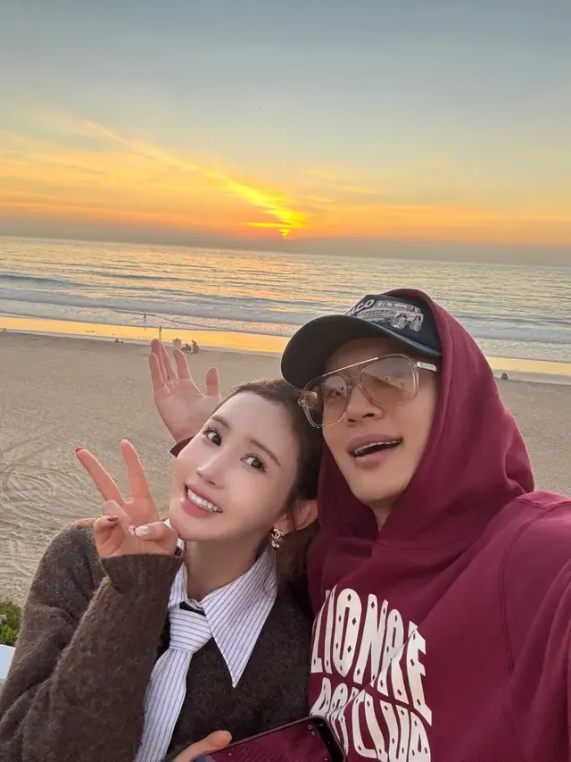 와이드 실루엣 미학 | 와이드 팬츠와 플랫폼 스니커즈로 완성한 감각적인 데일리 스타일링 /사진=이다해 인스타그램