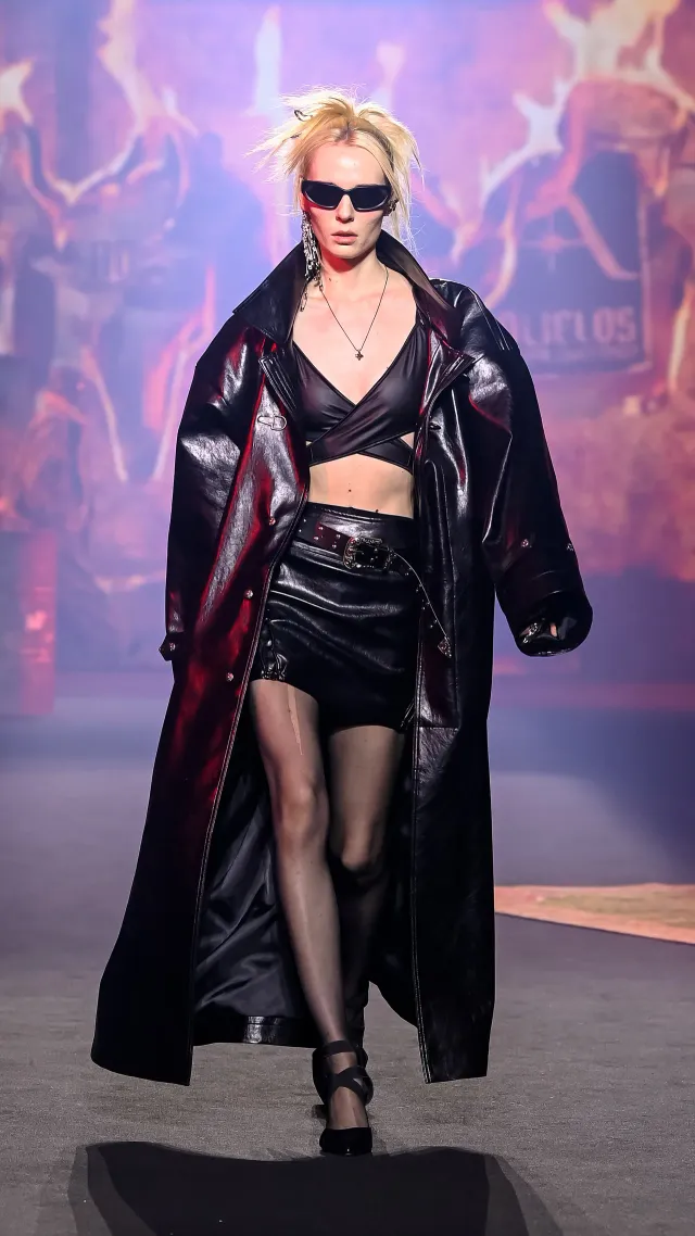  /사진=제목: 에드리엘로스, 서울패션위크 '탐욕' 컬렉션 성료 