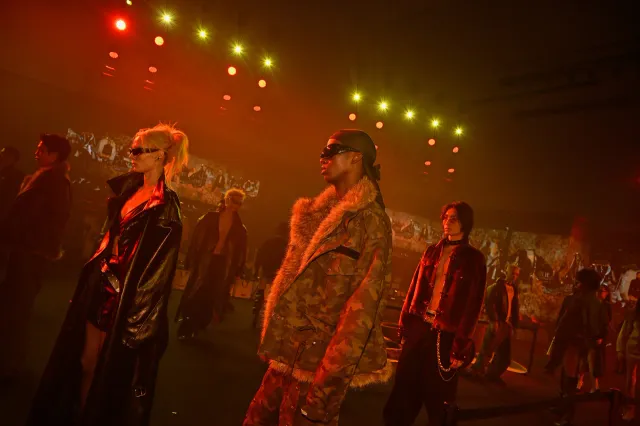  /사진=제목: 에드리엘로스, 서울패션위크 '탐욕' 컬렉션 성료 