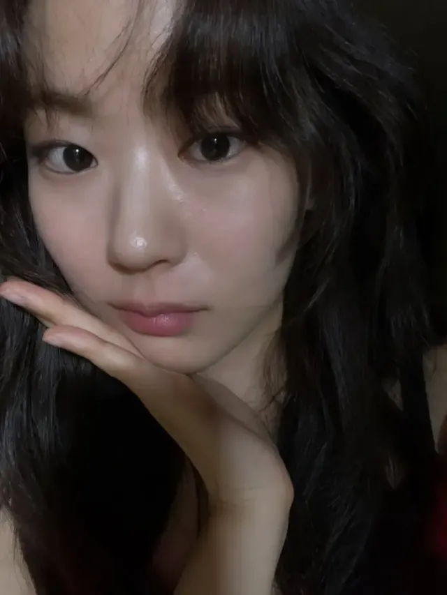 내추럴 글로우 | 꾸밈없는 민낯조차 화보로 만드는 배우 이이담의 압도적 비주얼 /사진=이이담 인스타그램