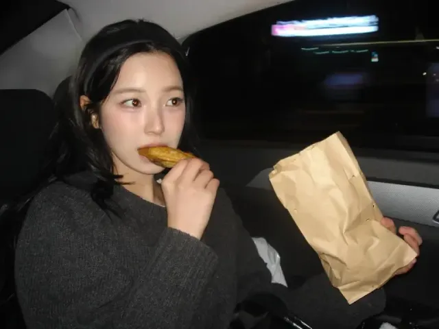 {풀 오버 레이어링} | 볼캡과 머플러로 완성한 완벽한 한파 대비 무장 스타일 /사진=백지헌 인스타그램