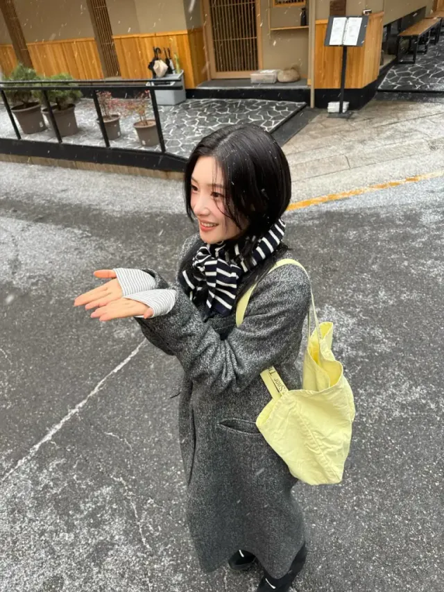 윈터 데일리 룩 | 영화 속 한 장면을 연상케 하는 로맨틱한 스노우 시티 룩의 정석 /사진=정채연 인스타그램