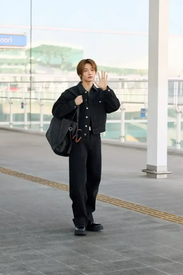 /사진=보테가 베네타, 아이엔 