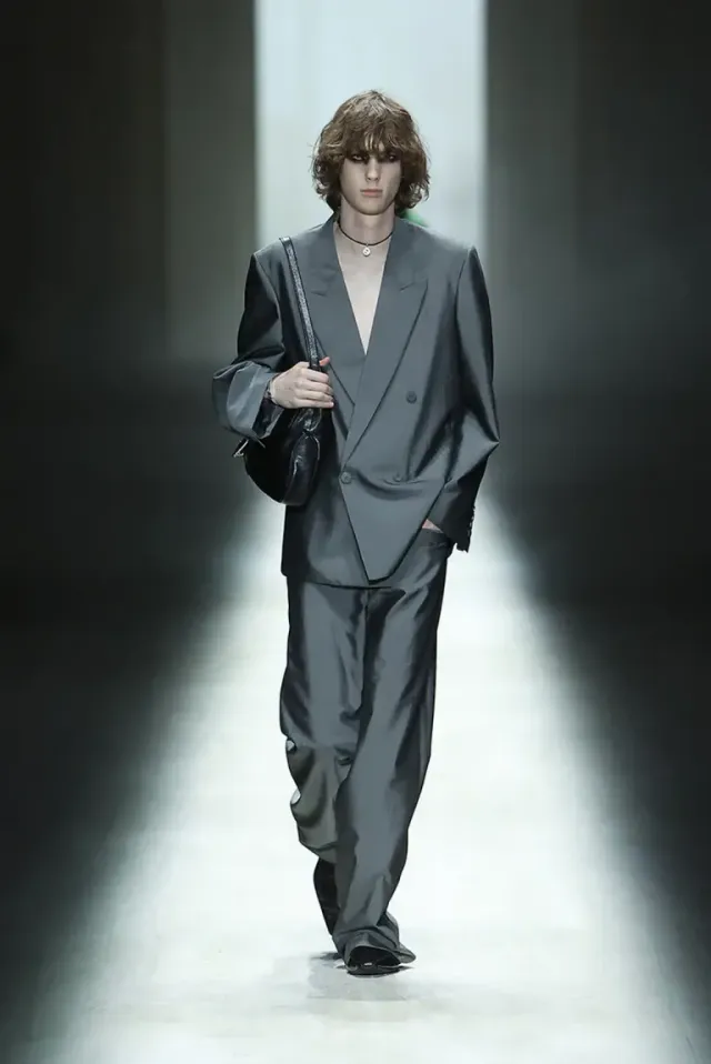 /사진=구찌, 뎀나 첫 컬렉션 