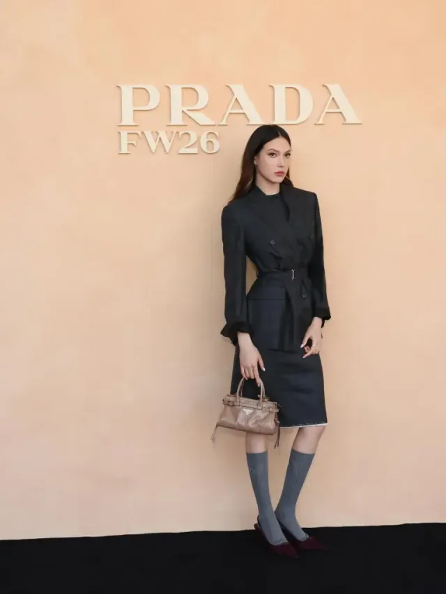 볼드 선글라스, 프라다 버클 백 | 시크한 차도녀의 무드를 완성하는 결정적 액세서리 /사진=구아이링 인스타그램