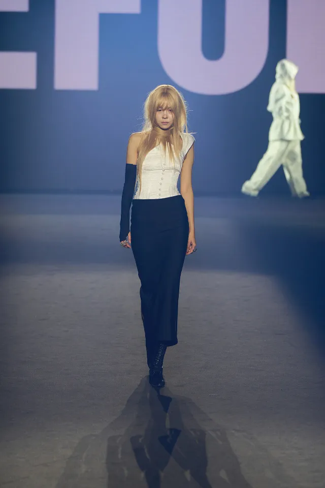  /사진=홀리넘버세븐, ‘변형’ 주제 2026 F/W 컬렉션 공개 