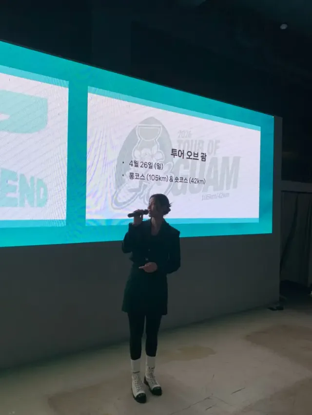 테일러드 실루엣 | 운동으로 완성된 직각 어깨와 트위드 재킷의 완벽한 조화 /사진=강소연 인스타그램