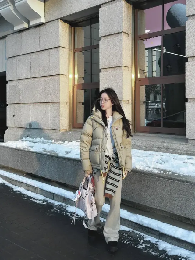 와이드 팬츠 스타일링 | 편안함 속에 숨겨진 힙한 감성의 겨울 데일리룩 /사진=이유비 인스타그램