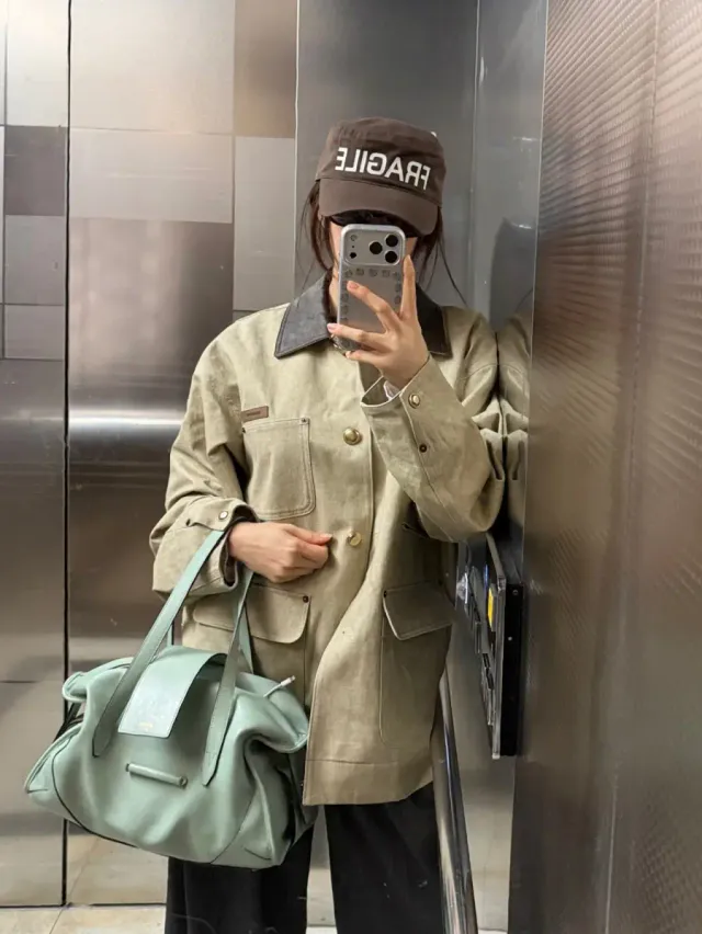 퍼플 캡 & 후디 | 톤온톤 배색으로 완성한 감각적인 애슬레저 룩 /사진=효민 인스타그램