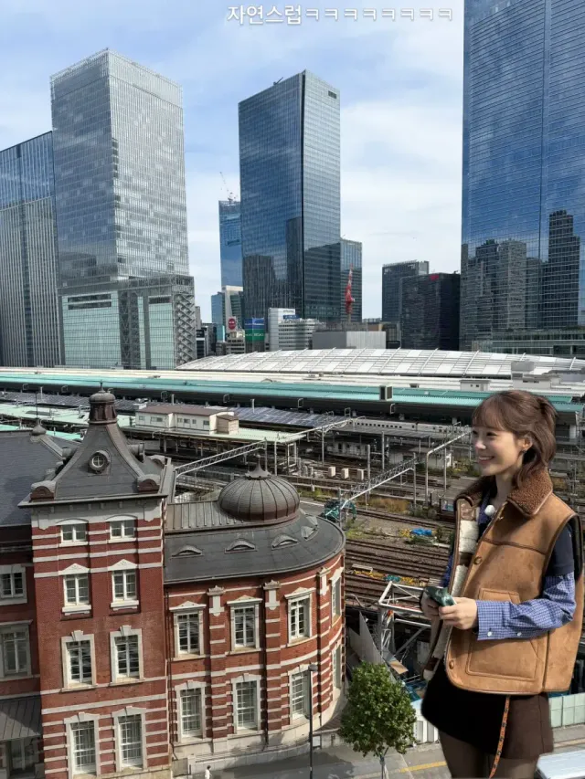 롱부츠 스타일링 | 퍼 트리밍 부츠로 상의와 통일감을 준 센스 있는 마무리 /사진=허영지 인스타그램