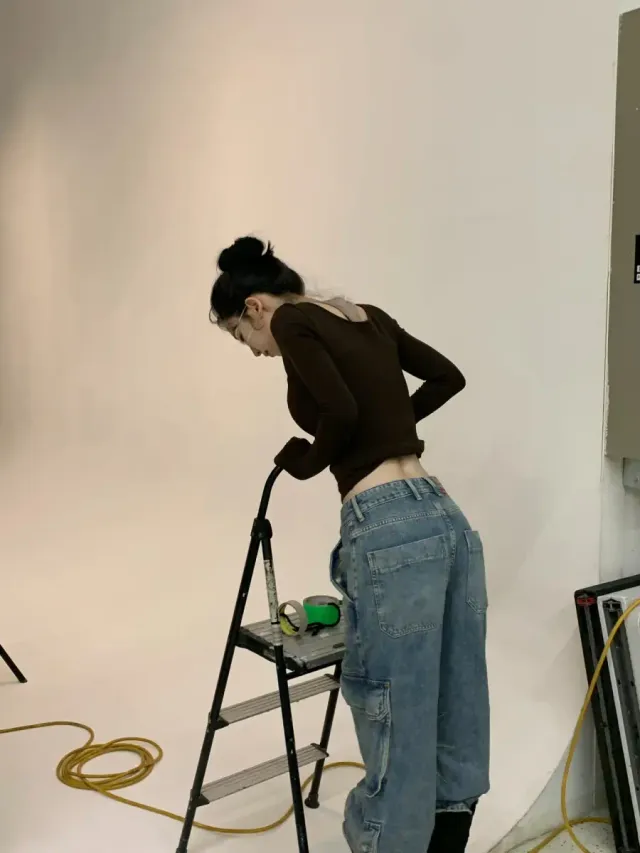 한쪽 눈에 안대를 착용한 채 "괜찮습니다 👁️"를 전한 카리나 /사진=카리나 인스타그램