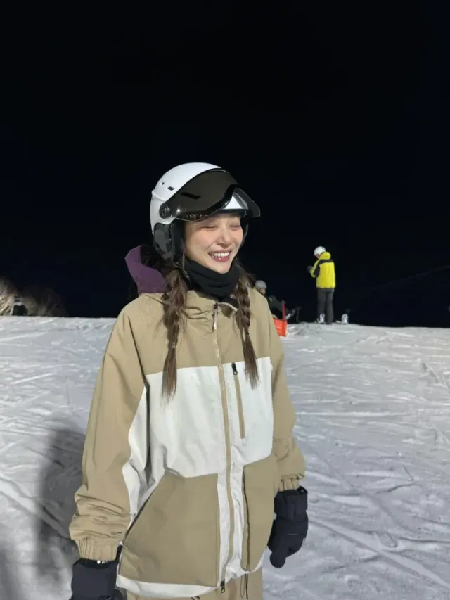 #양갈래땋기 #헬멧스타일링 | 스포티함 속에 숨겨둔 러블리한 디테일 /사진=한재인 인스타그램