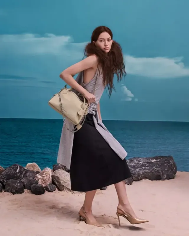 /사진=찰스앤키스, 새 