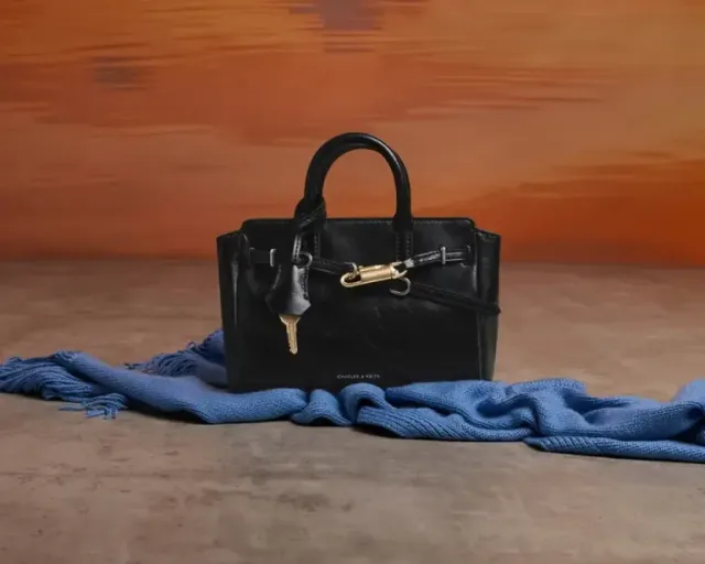 /사진=찰스앤키스, 새 