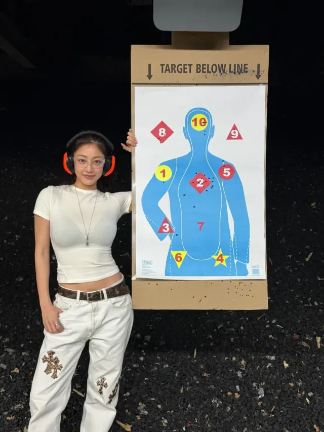 {사격 타겟 & 고글} | 텐텐 명중! 비주얼만큼이나 완벽한 지효의 사격 실력 /사진=지효 인스타그램