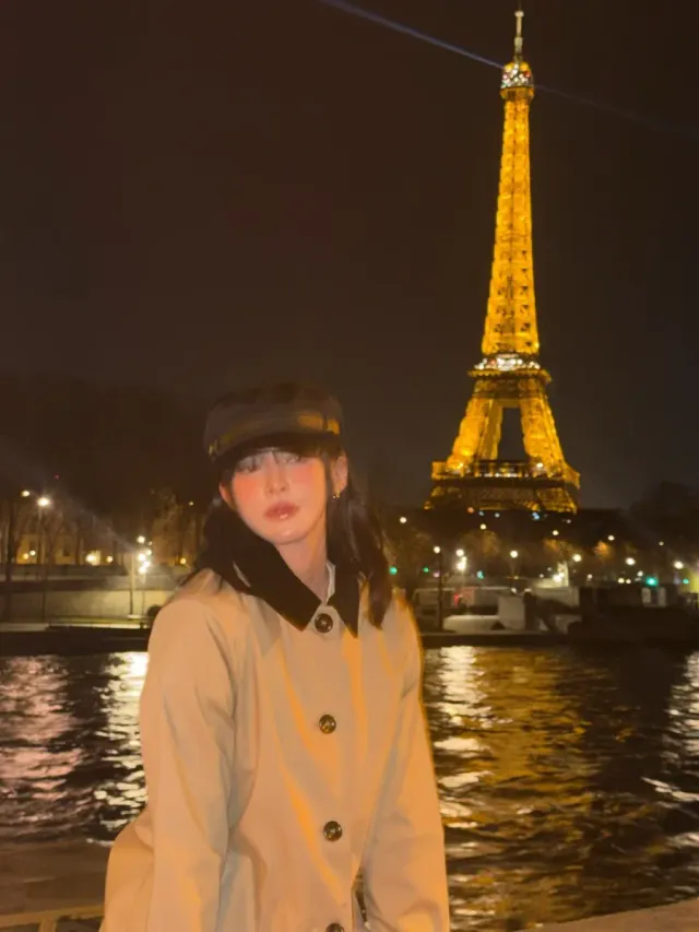 뉴스보이 캡 & 베이지 코트 | 센강 야경을 배경으로 완성한 첫 파리 룩의 클라이맥스 /사진=신수현 인스타그램