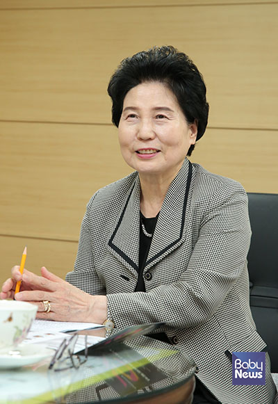 김영옥 어린이집안전공제회 이사장은 영유아 안전망 구축과 관련해서&nbsp;