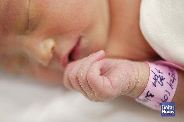 올해 7월엔 전년 7월 대비 혼인도, 출산도 늘어났다. ⓒ베이비뉴스