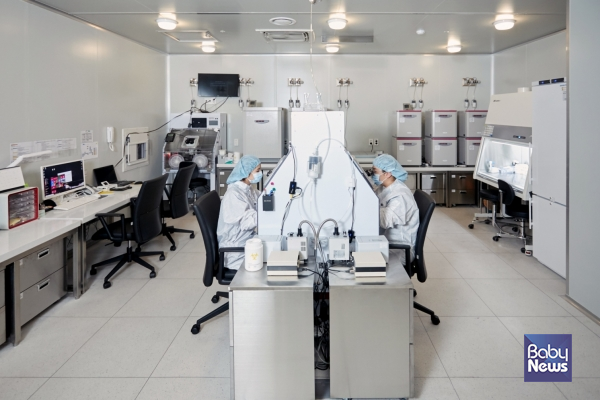 마리아병원은 난임 환자들에게 더 나은 치료가 가능하도록 의료 기술 개발 및 임상 사례도 적극적으로 공유하고 있다. ⓒ마리아병원
