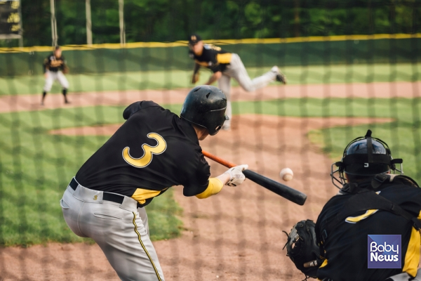 한화이글스 등 야구경기 입장권이 한 매당 99만원에 판매되는 등 암표 거래가 극심한 상황이다. ⓒ베이비뉴스