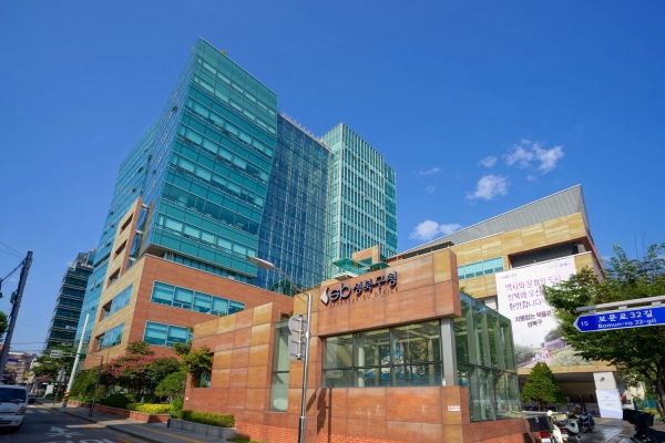 성북구청사 전경