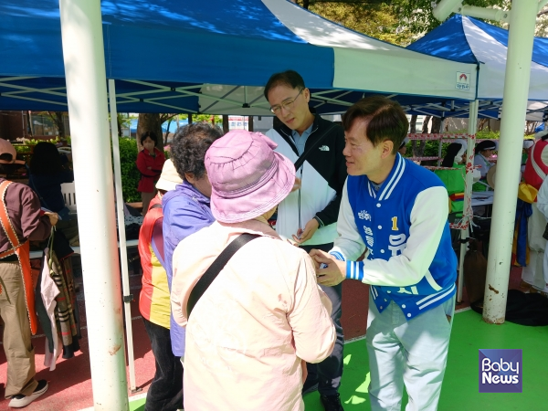 영등포 일대에서 선거유세를 하고 있는 유연식 더불어민주당 영등포구청장 예비후보. ⓒ유연식 캠프