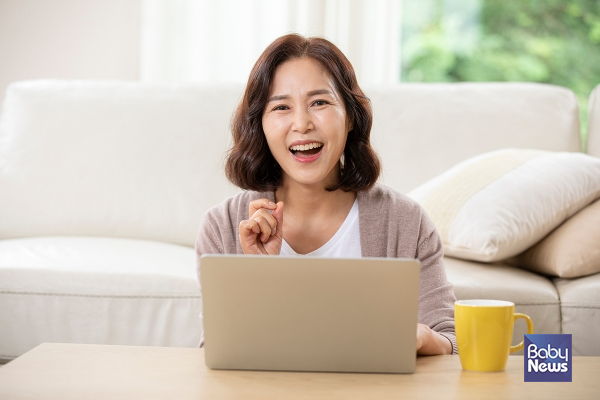 하루 커피 2~3잔 섭취가 치매 위험을 최대 약 20% 낮출 수 있지만, 인과관계는 아직 확인되지 않았다는 연구 결과가 나왔다. ⓒ베이비뉴스