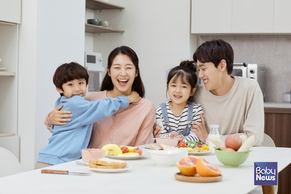 보험료 절감은 해지가 아니라 보장분석을 통해 중복 보장과 보장 공백을 점검하고, 현재에 맞는 보험 구조를 재정비하는 데서 시작된다. ⓒ베이비뉴스
