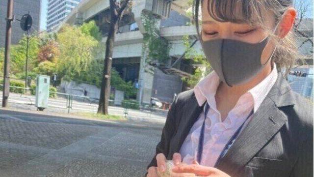 남자친구를 위해 도시락을 준비한 일본 OL녀。