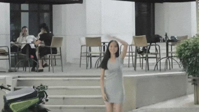 여자가 아는척 할 때 무시해야 하는 이유.gif