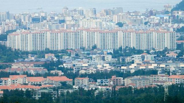 미분양 넘치는데 또 물량 폭탄…벼랑 끝에 선 지방 아파트